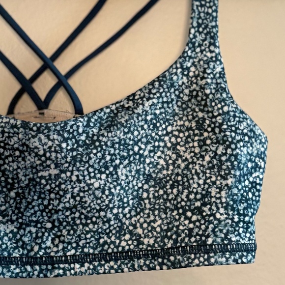 Lululemon Navy Blue Speckled Criss Cross Strappy Back Sports Bra - Picture 4 of 9